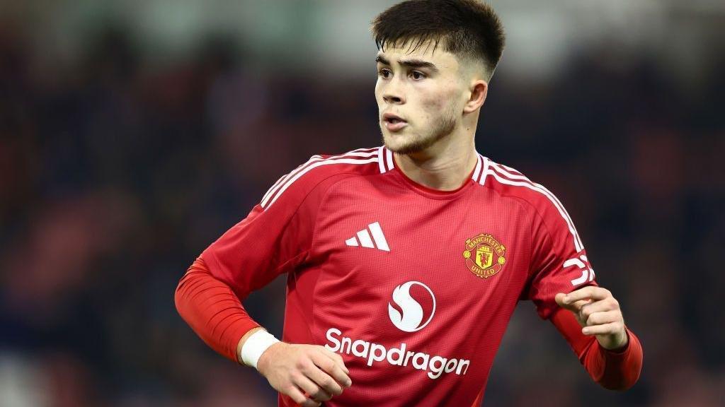 PG电子app下载-罗马诺：曼联18岁后卫哈里-阿马斯将租借加盟诺维奇